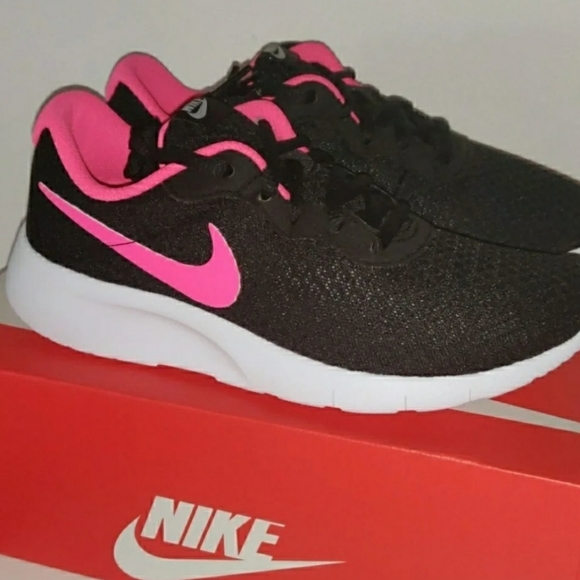 Nike Tanjun GS Sneaker - Picture 6 of 7